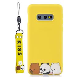 Yellow Bear Family Soft Kiss Candy Hand Strap Silicone Case for Samsung Galaxy S10e (5.8 inch)