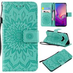 Embossing Sunflower Leather Wallet Case for Samsung Galaxy S10e(5.8 inch) - Green