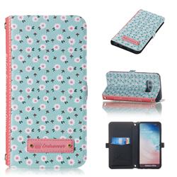 Daisy Endeavour Florid Pearl Flower Pendant Metal Strap PU Leather Wallet Case for Samsung Galaxy S10e (5.8 inch)