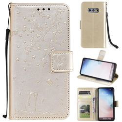 Embossing Cherry Blossom Cat Leather Wallet Case for Samsung Galaxy S10e (5.8 inch) - Golden