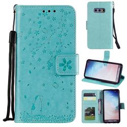 Embossing Cherry Blossom Cat Leather Wallet Case for Samsung Galaxy S10e (5.8 inch) - Green